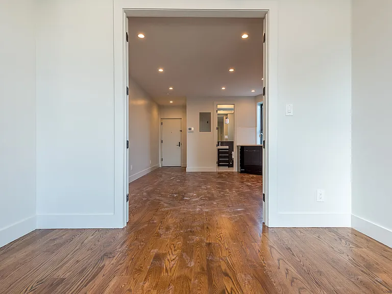 663 Hancock St #9 — Photo 11