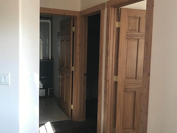 4th image of 374 Cole Ave
