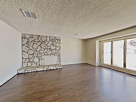 5th image of 7652 Goodland Ave