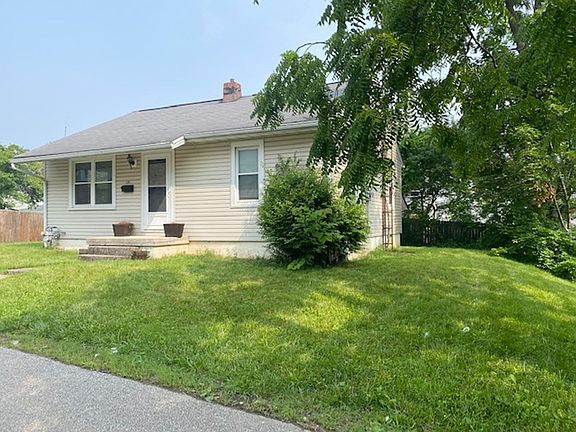 2nd image of 128 Diamond Ct