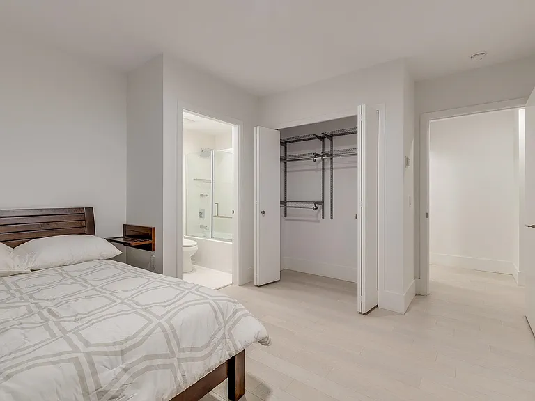 1425 Haro St #101 — Photo 18