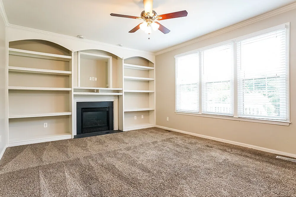 4 bed, 2.5 bath, 2229 sqft, $3,470 — Photo 4