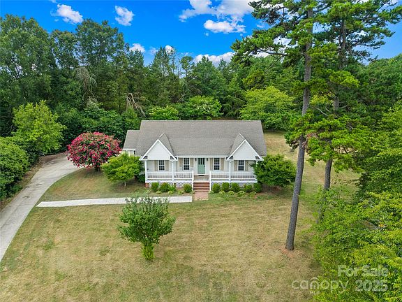 4th image of 160 Pampas Ln