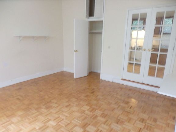 4th image of 224 W 82nd St #4