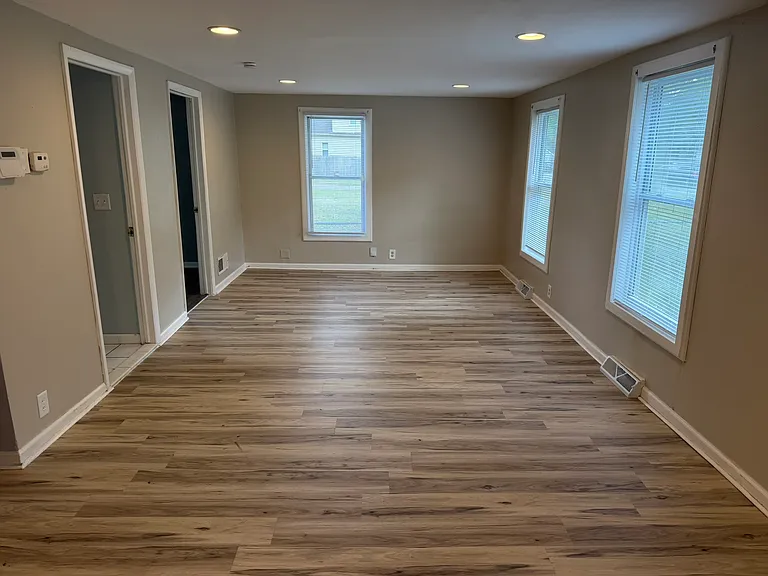 21380 Seminole St — Photo 12