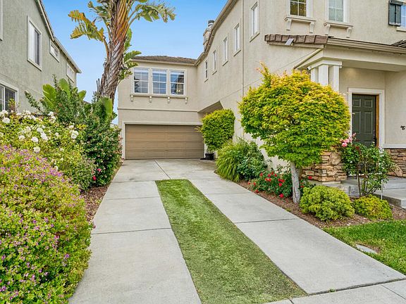 2nd image of 75 Paseo Dr