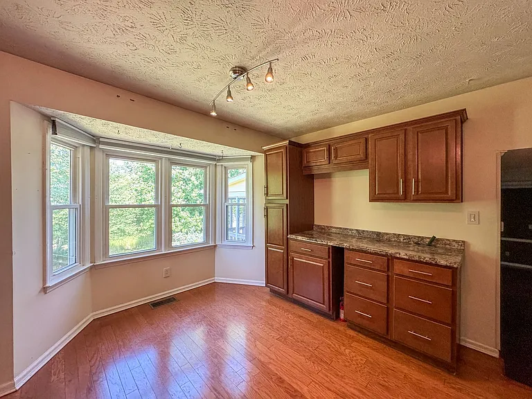 6875 Baystone Rd — Photo 11