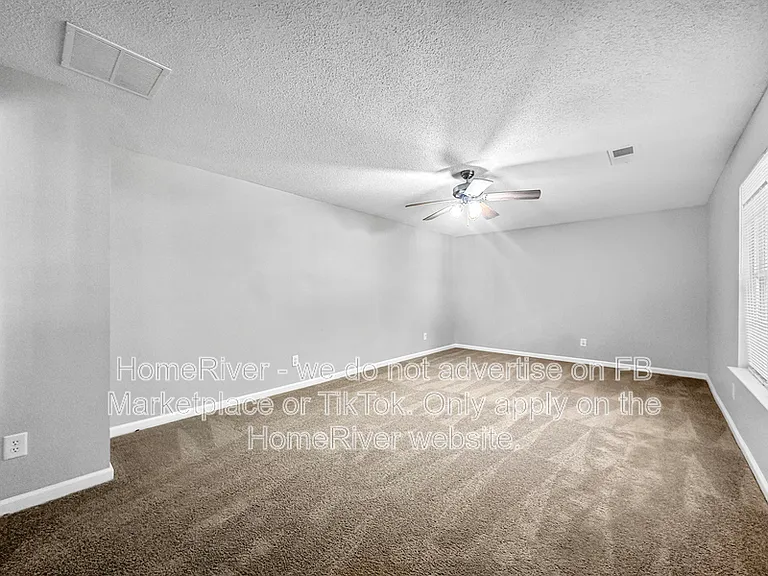 261 Augusta Woods Dr — Photo 4
