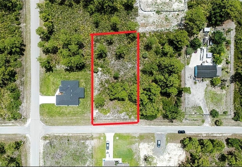 2nd image of 820 Acacia Ave