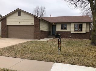 735 N Golden Hls, Wichita, KS 67212