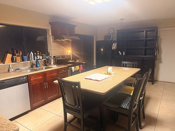5th image of 8250 SW 116th St