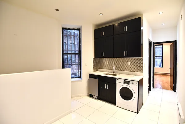 Rented by Bohemia Realty Group | media 7