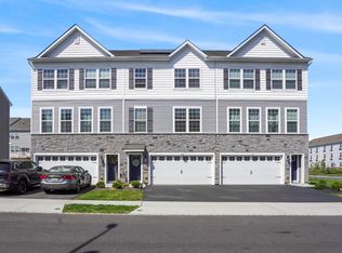 35 Sisters Farmstead Dr, Mount Laurel, NJ 08054