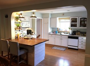 19686 Henry Rd, Fairview Park, OH 44126