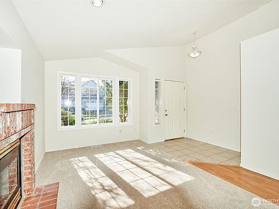 4th image of 3421 49th Street NE