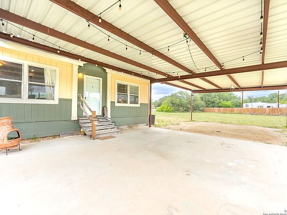 2nd image of 557 MAJESTIC OAKS DR