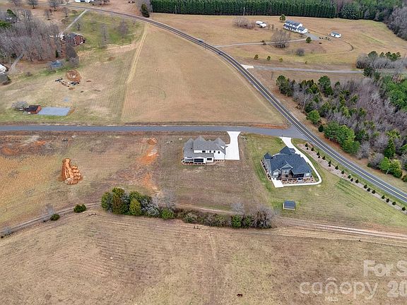 4th image of 111 Monbo Meadows Ln