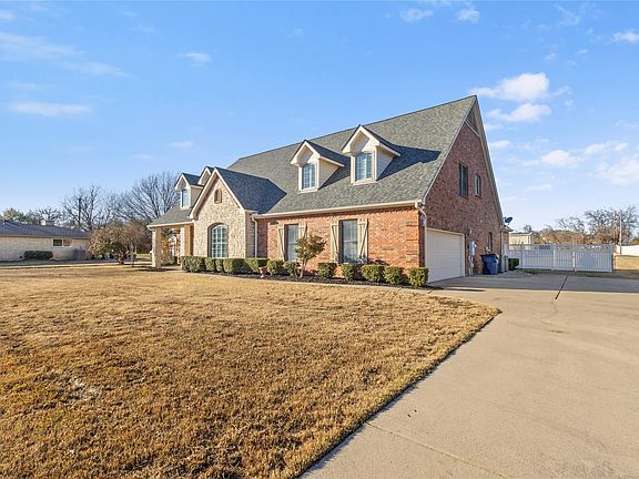 2nd image of 143 Southwood Dr