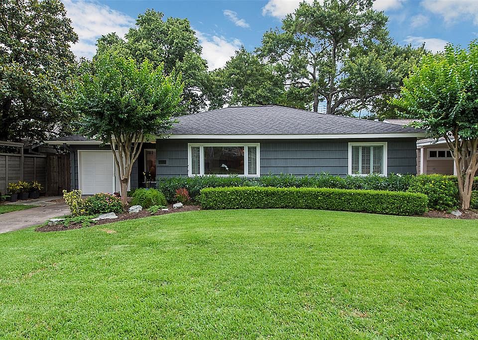 Beautiful front landscaping.