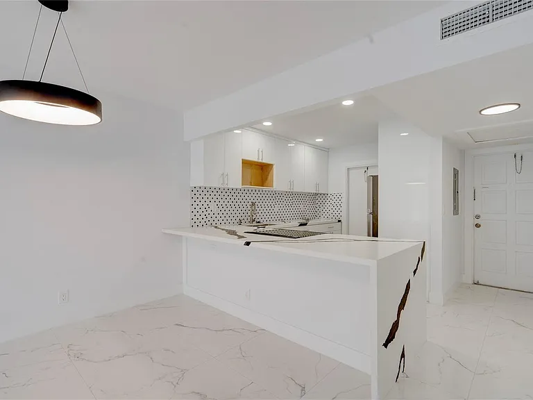 3050 N Palm Aire Dr #505 — Photo 26