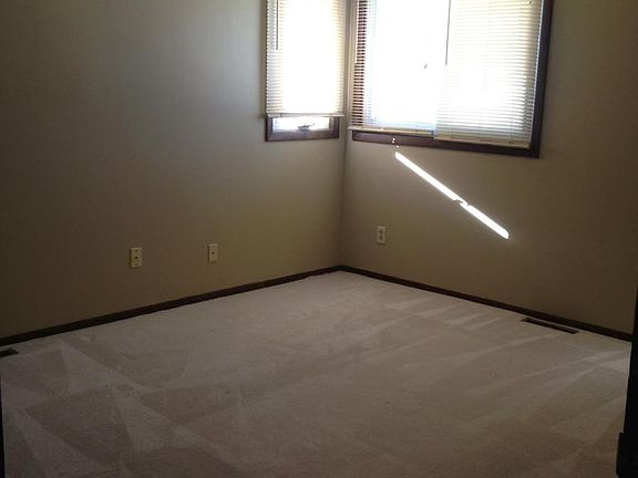 5th image of 7956 Beard Ct N