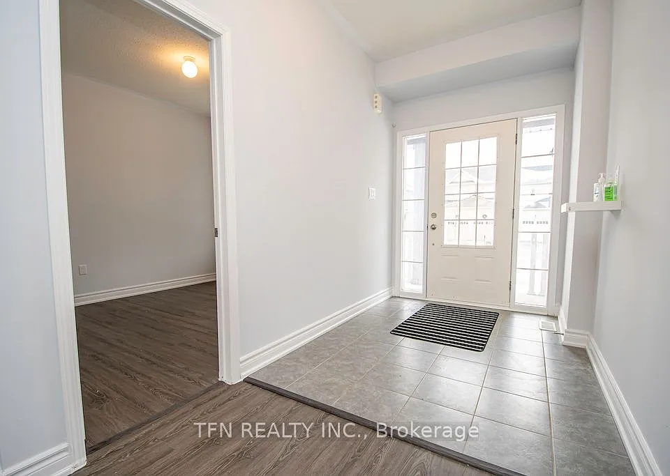 24 Don Hadden Cres