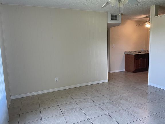 4th image of 104 SE Serenata Ct