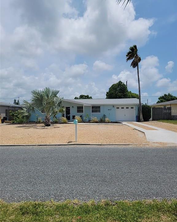 1st image of 4018 Chesswood Dr