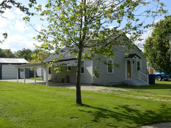 1113 Illinois Ave, Fairfield, IL 62837
