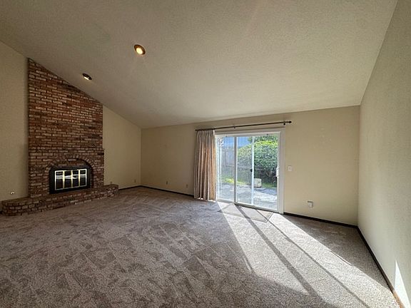 3rd image of 5324 Pinecrest Ct