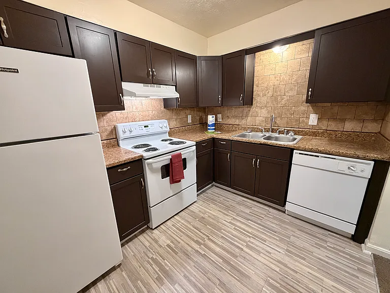 Countrybrook Apartments — Photo 44