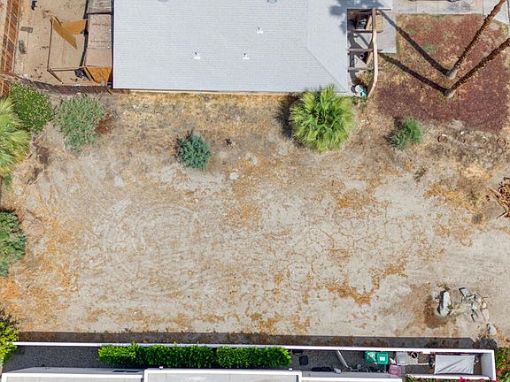 3rd image of 52065 Avenida Navarro