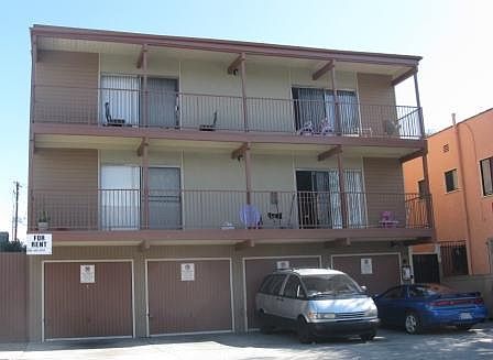 1st image of 650 Linden Ave APT 3