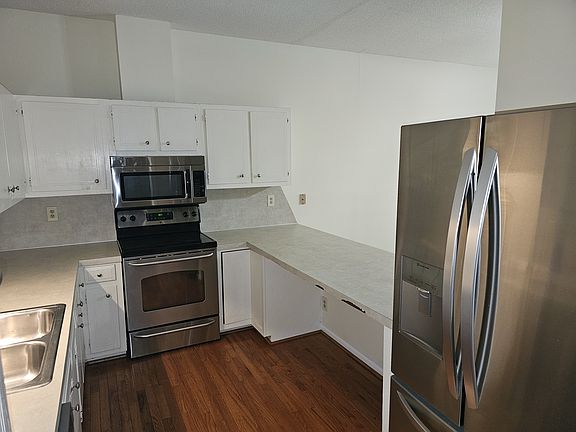 4th image of 712 Constitution Dr Unit D