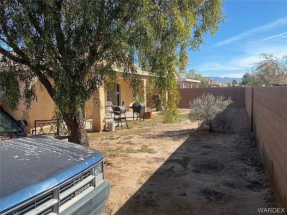 3rd image of 2406 E Prickly Pear Dr