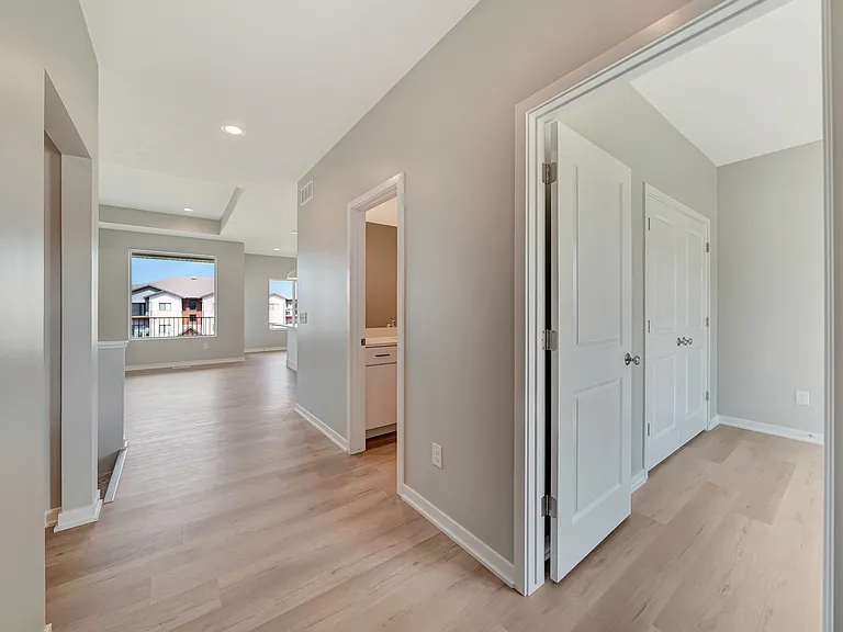 8926 S 42nd St — Photo 17