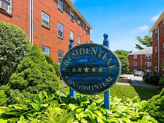 2nd image of 33 Montvale Ave APT 11