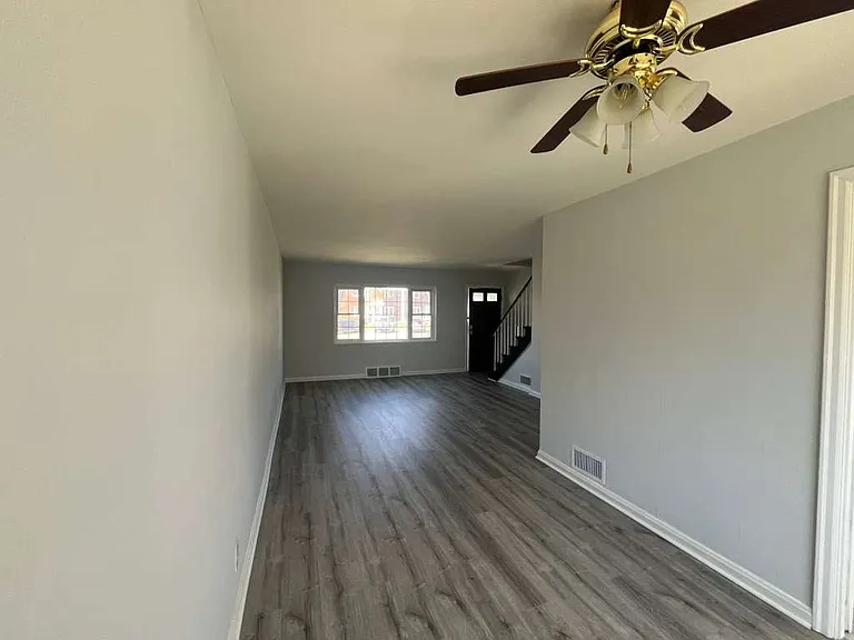 912 N Prairie Ave — Photo 5