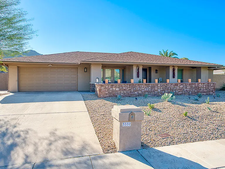 3337 E Las Rocas Dr — Photo 2