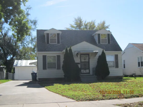 509 9th St, Camanche, IA 52730
