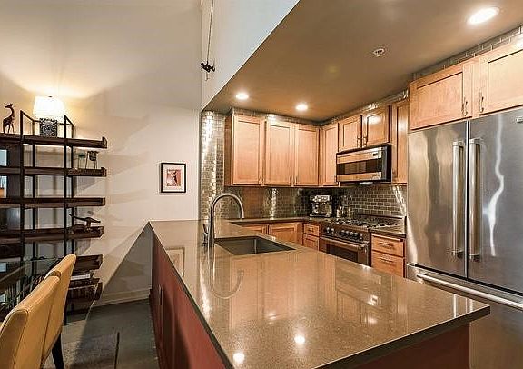5th image of 2607 Western Ave APT 116