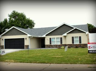 553 29th Ave, East Moline, IL 61244
