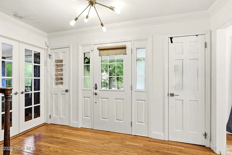 4 bed, 2.5 bath, 2494 sqft, $4,500 — Photo 2