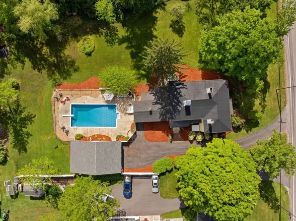 51 E Derry Road, Derry, NH 03038