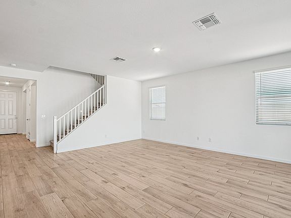 Stonebridge Manor - Emerald Interior Image 2