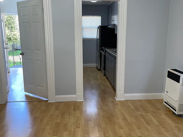 1705 Linden St #2 — Photo 17
