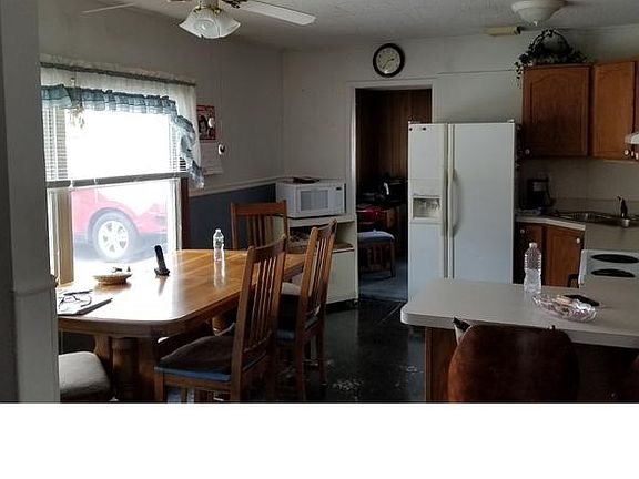 4th image of 92 Chaucer Dr