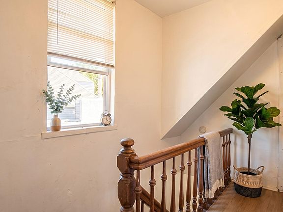 5th image of 2657 Briggs Avenue