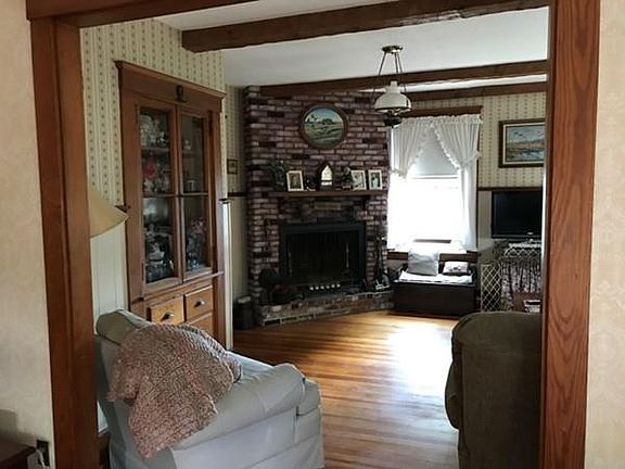3rd image of 15 Lothrop St