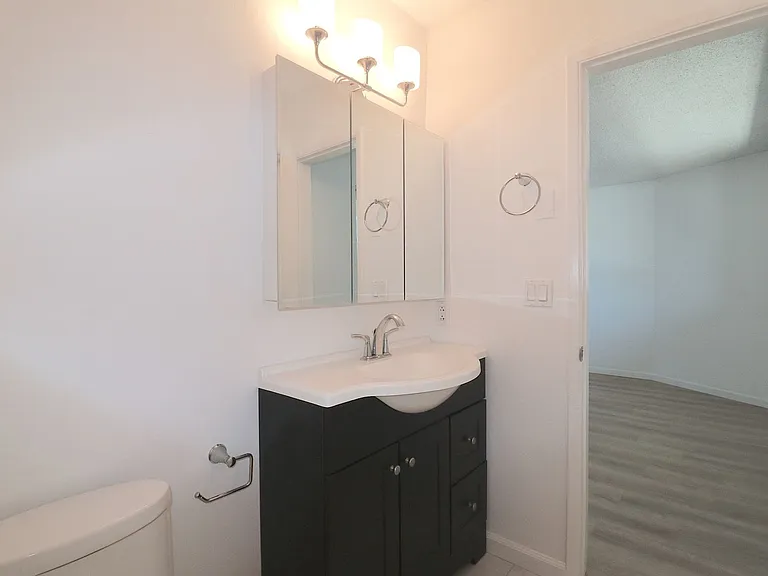 3990 Crown Point Dr — Photo 21